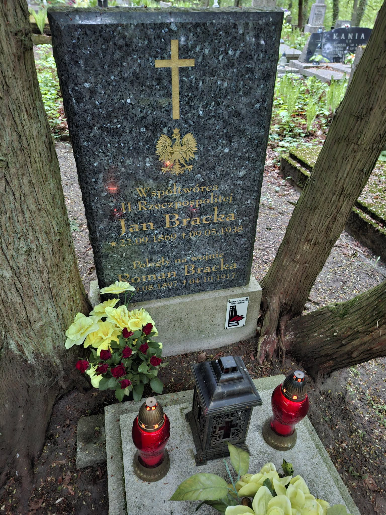 Miejsce spoczynku na Cmentarzu Parafialnym w Więcborku mojego pradziadka Ś.p. Jan Bracka współtwórcy II RP 1869 – 1938r. – Photo Tomasz Roman Bracka 8 maj 2026r.